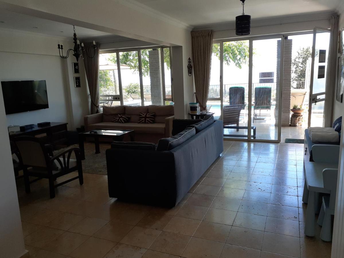 Villa Naomi'S Rosch Pina Exterior foto